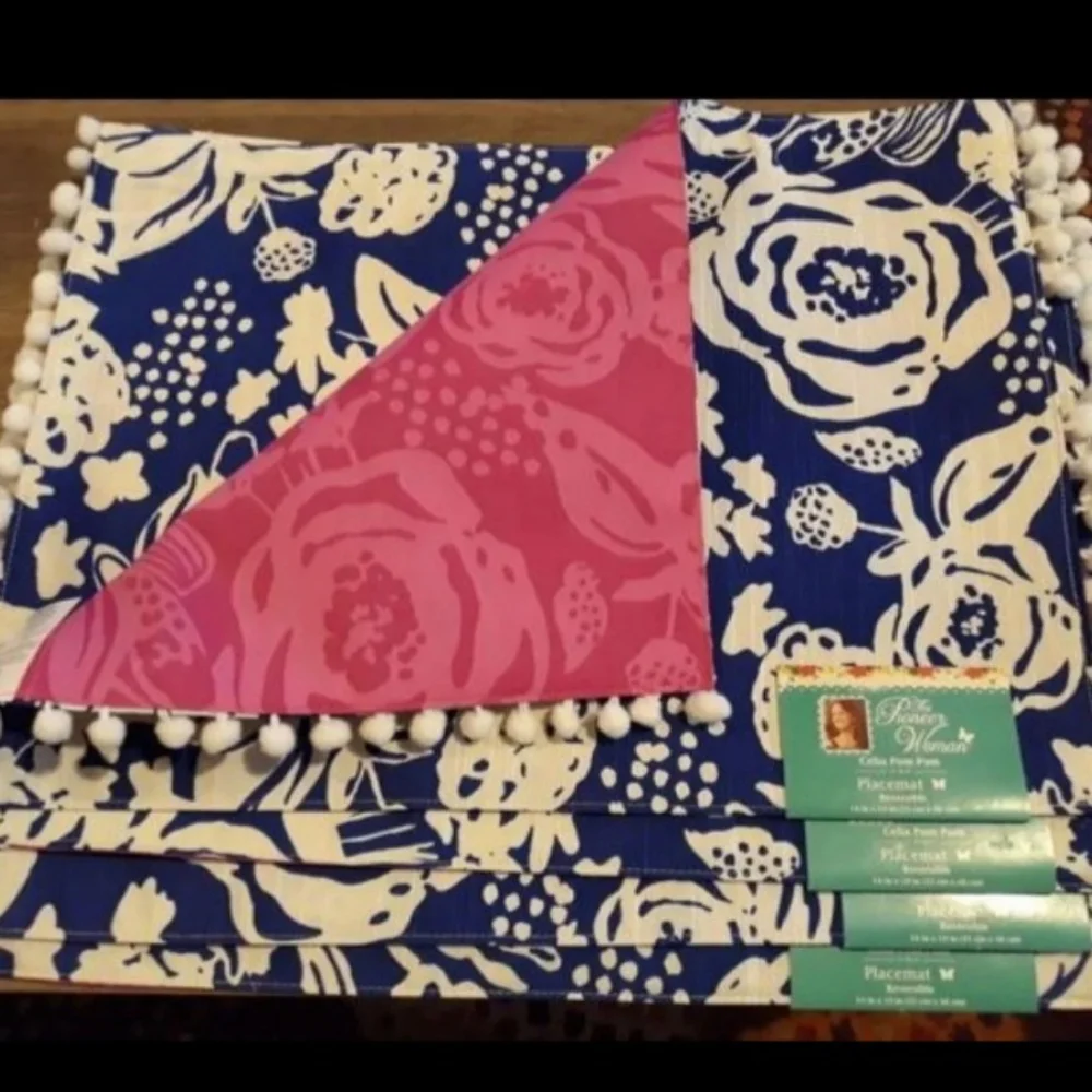 Pioneer Woman placemats Celia Pom Pom  - 4 qty - Picture 2 of 2